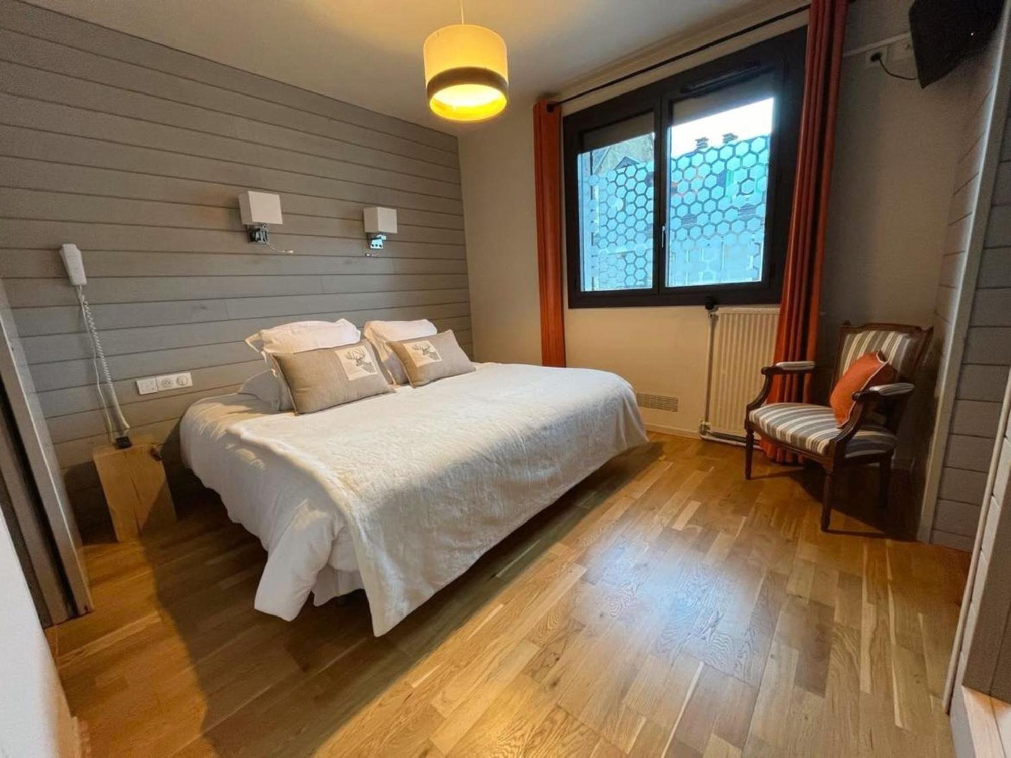 Hotel La Rencluse Saint-Mamet Bagian luar foto