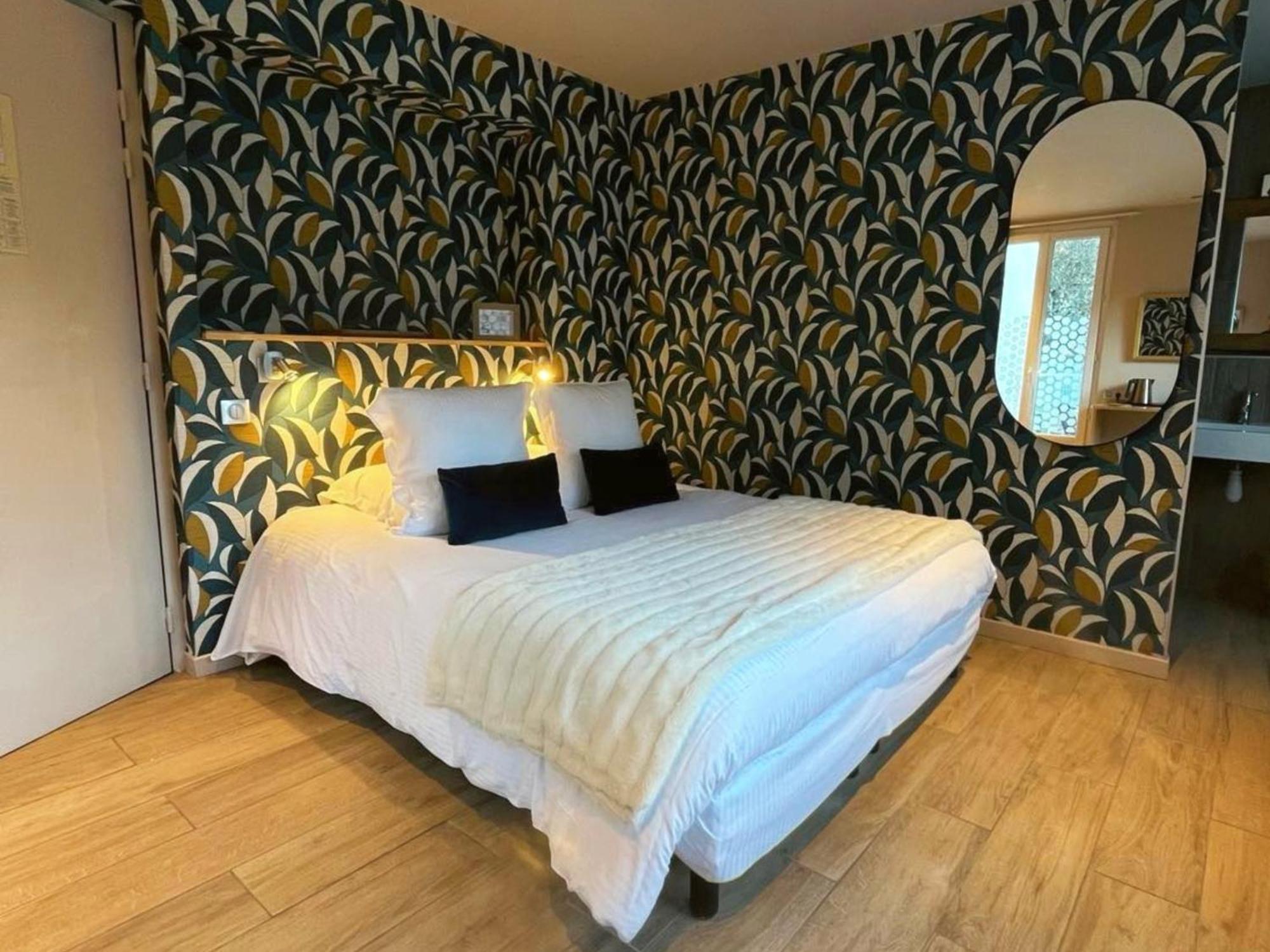 Hotel La Rencluse Saint-Mamet Bagian luar foto