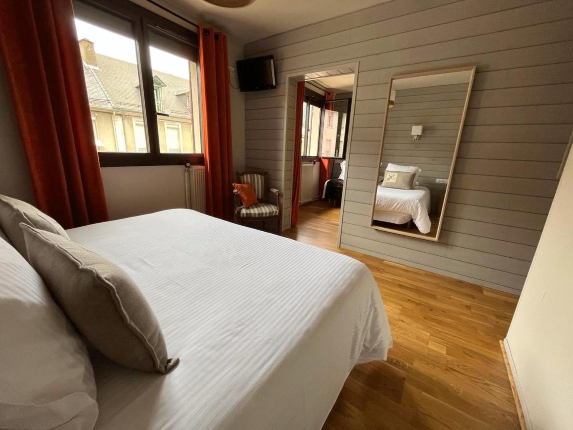 Hotel La Rencluse Saint-Mamet Bagian luar foto