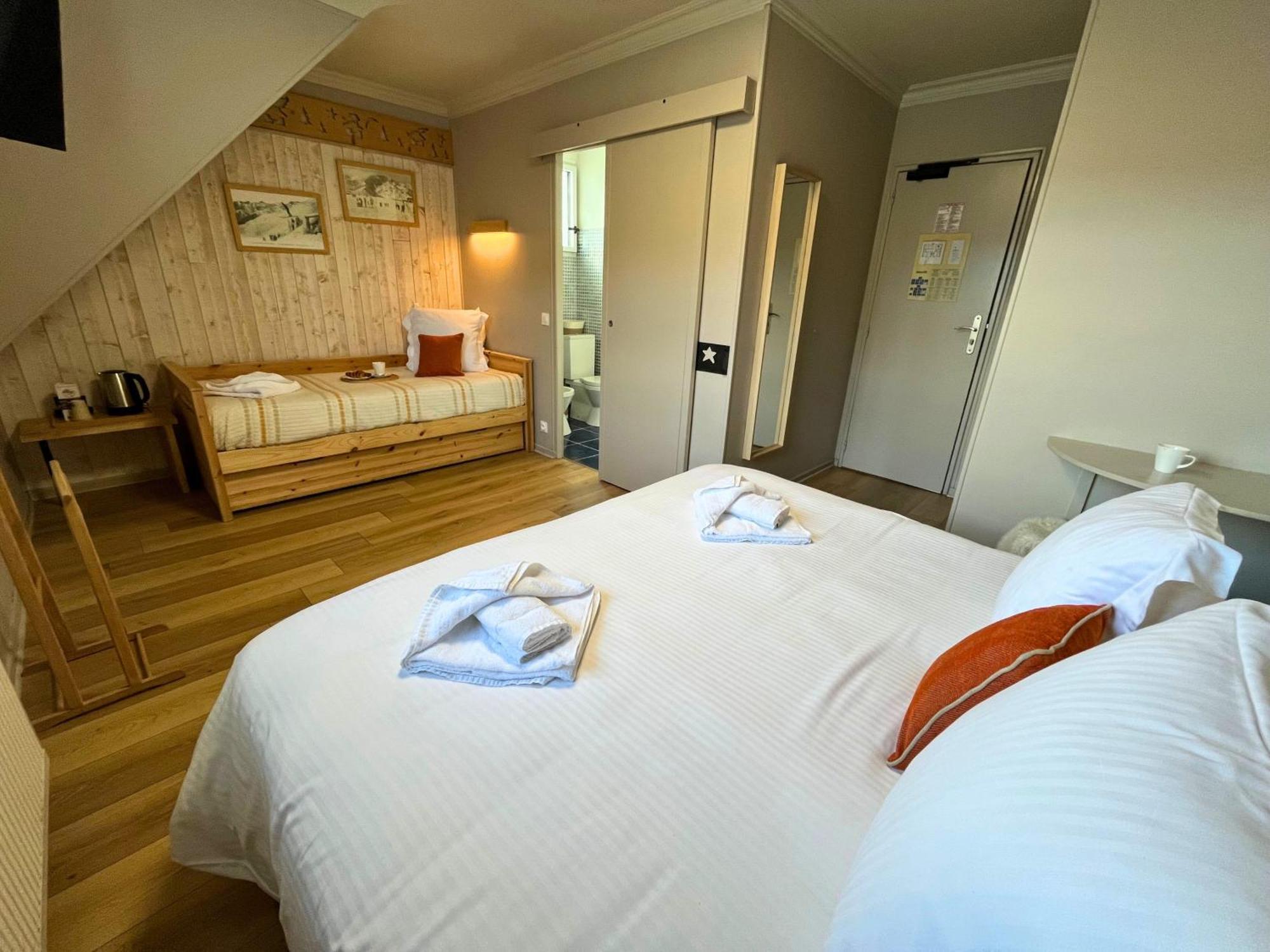 Hotel La Rencluse Saint-Mamet Bagian luar foto