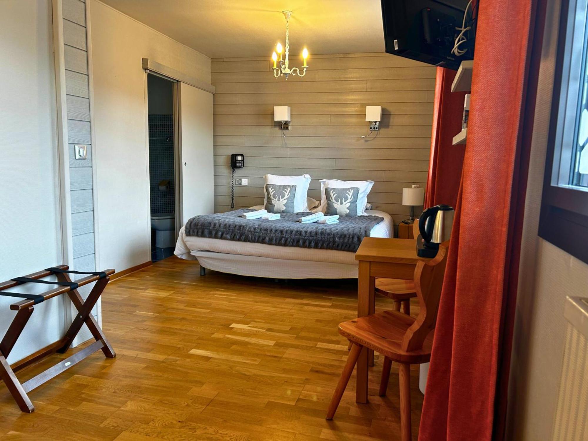 Hotel La Rencluse Saint-Mamet Bagian luar foto