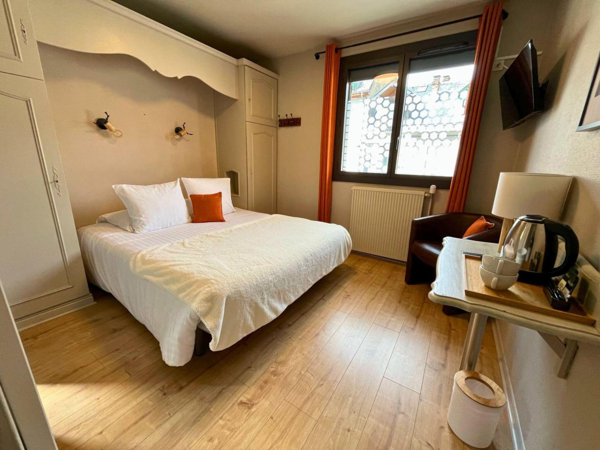 Hotel La Rencluse Saint-Mamet Bagian luar foto
