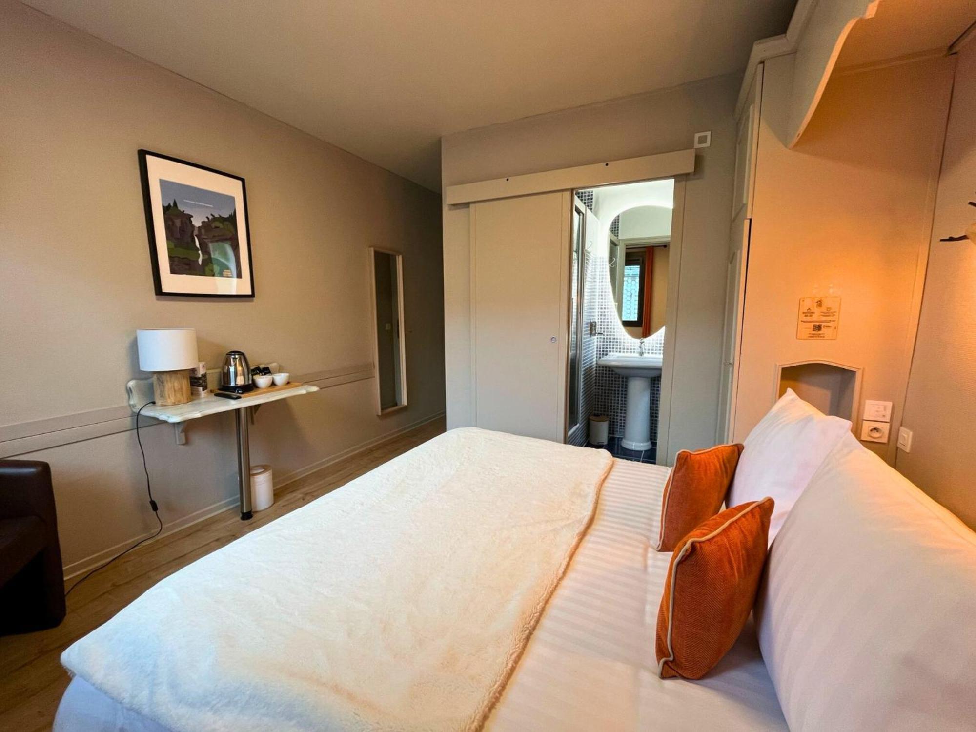 Hotel La Rencluse Saint-Mamet Bagian luar foto