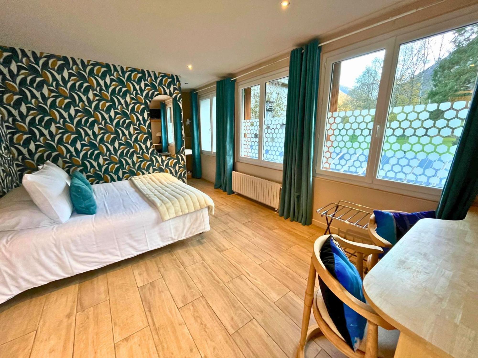Hotel La Rencluse Saint-Mamet Bagian luar foto