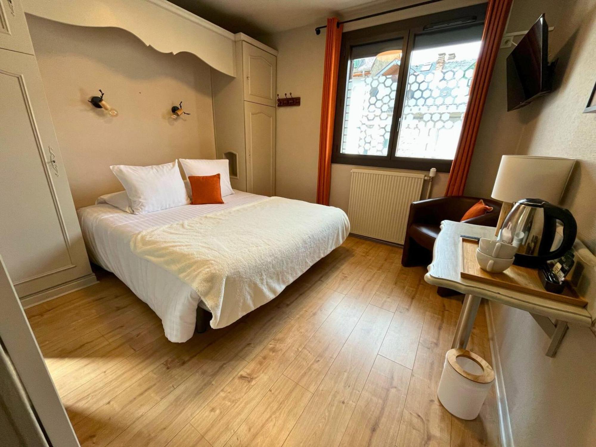 Hotel La Rencluse Saint-Mamet Bagian luar foto
