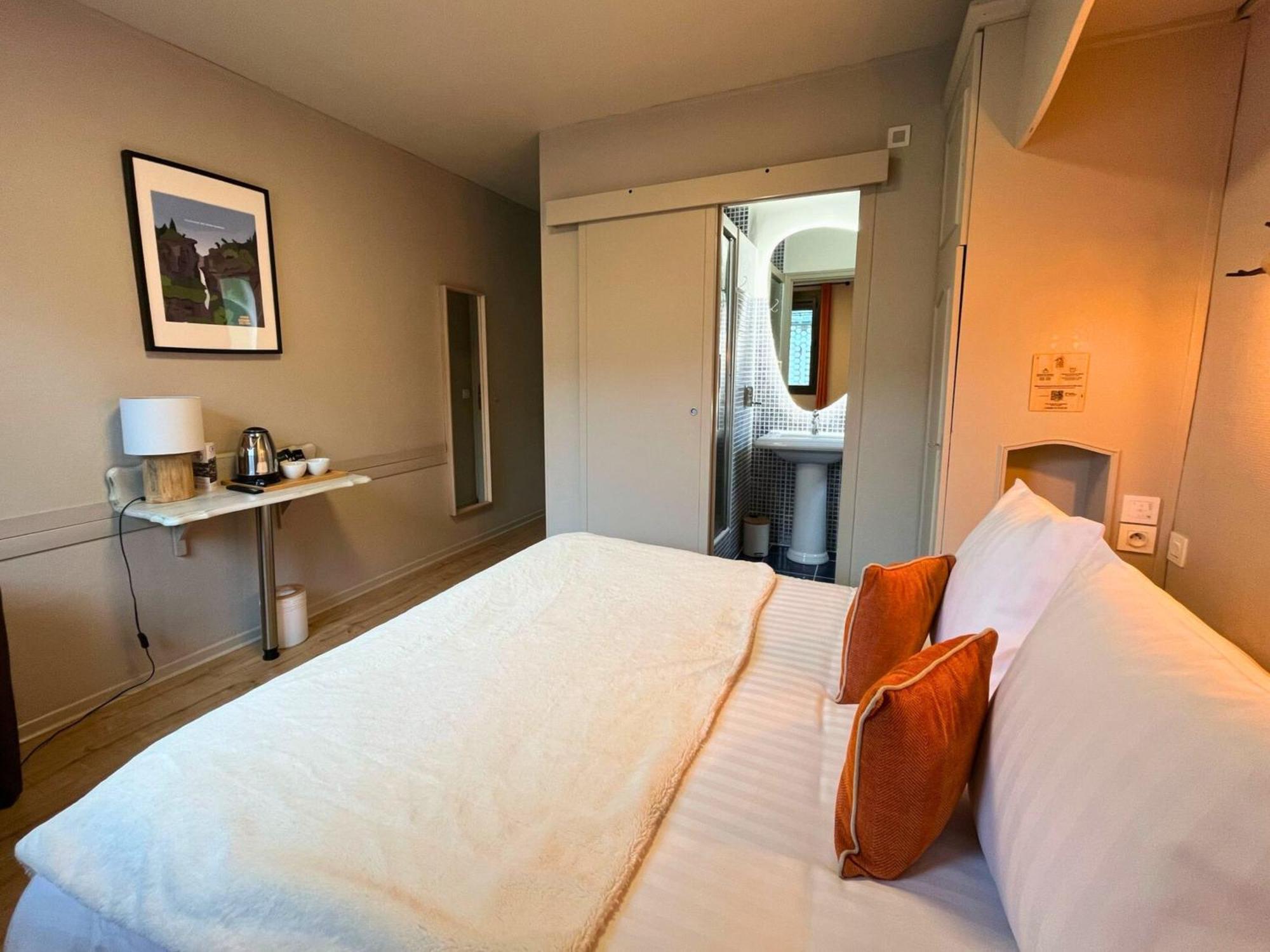 Hotel La Rencluse Saint-Mamet Bagian luar foto